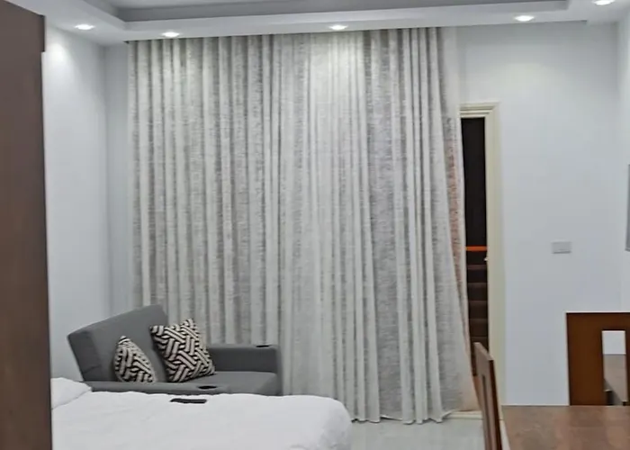 Hambra Avenue 3*
